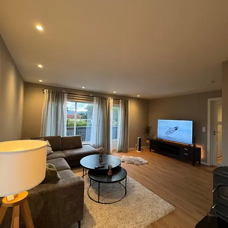 Downtown Leknes - Adventure In Lofoten - Free Parking - Airport 5 Min